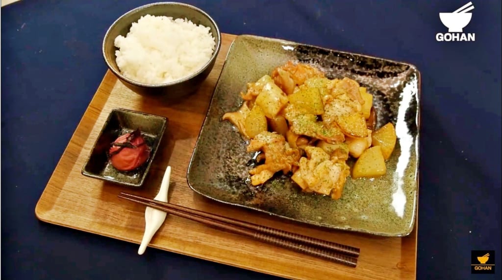 鶏肉と大根の煮込み料理