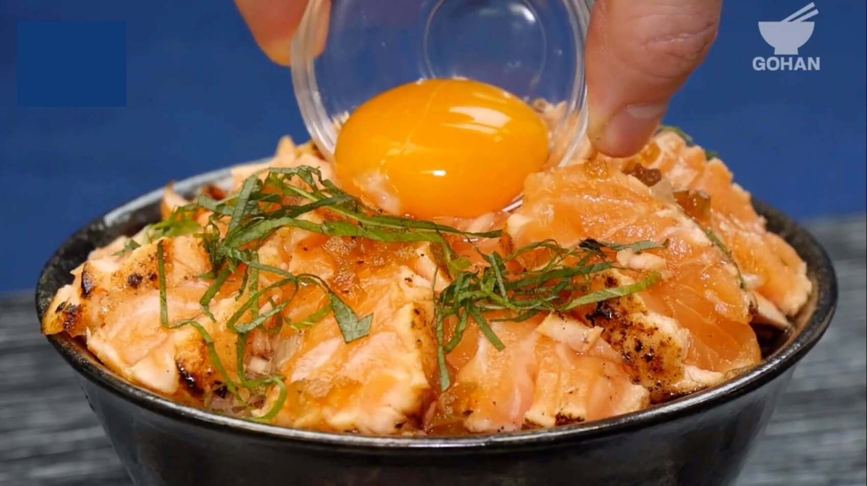 簡単レシピ ドレッシングで漬ける 漬けサーモンたたき丼 の作り方 簡単男飯レシピ 作り方 Gohan